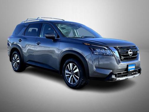 2024 Nissan Pathfinder SL 4WD
