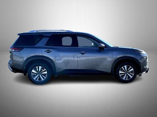 2024 Nissan Pathfinder SL 4WD