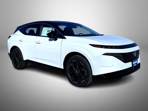 Everest White Pearl Tricoat/Super Black 2026 Nissan Murano Platinum