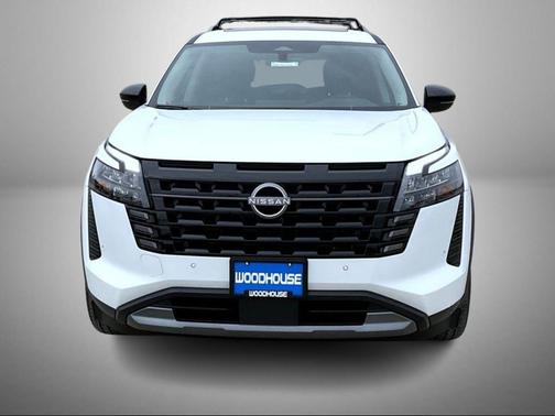 Everest White Pearl Tricoat 2026 Nissan Pathfinder SL