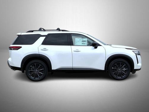 Everest White Pearl Tricoat 2026 Nissan Pathfinder SL