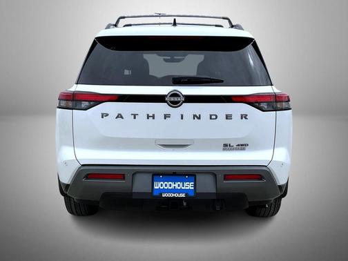 Everest White Pearl Tricoat 2026 Nissan Pathfinder SL