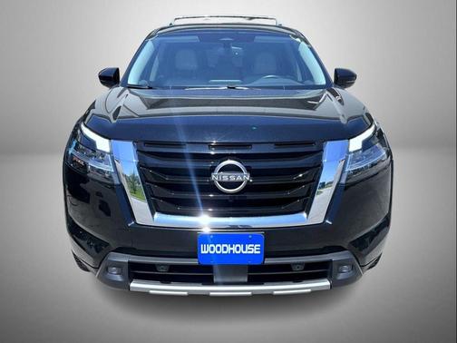 2022 Nissan Pathfinder SL 4WD