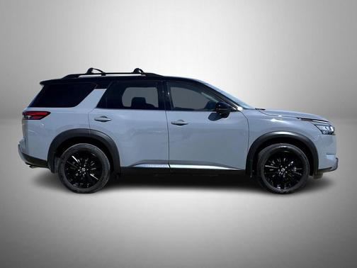 2023 Nissan Pathfinder Platinum 4WD