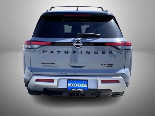 2023 Nissan Pathfinder Platinum 4WD