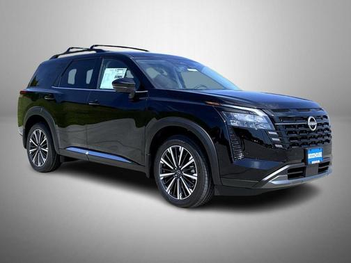 Super Black 2026 Nissan Pathfinder Platinum