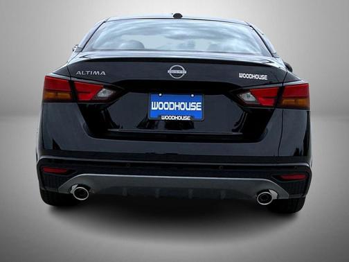 Super Black Clearcoat 2026 Nissan Altima 2.5 SV