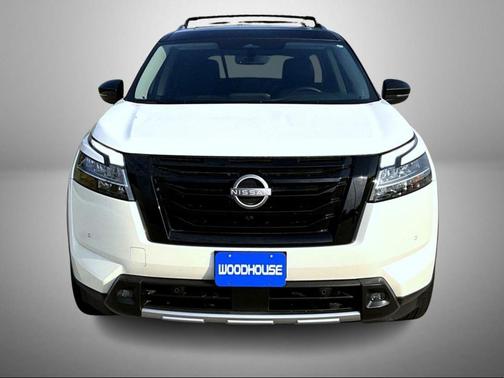 2024 Nissan Pathfinder SL 4WD