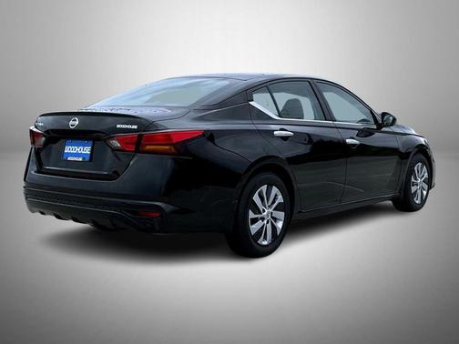 Super Black Clearcoat 2022 Nissan Altima S FWD
