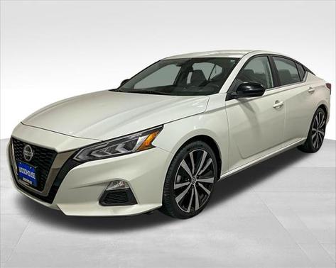 2022 Nissan Altima SR FWD