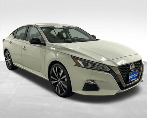 2022 Nissan Altima SR FWD
