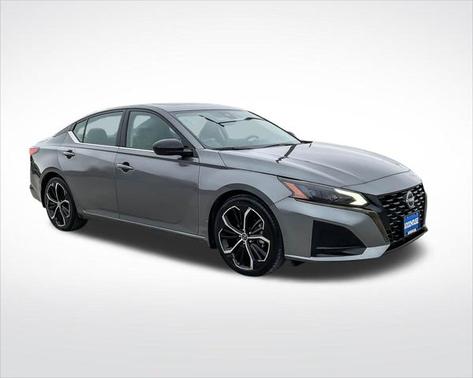 2023 Nissan Altima SR FWD