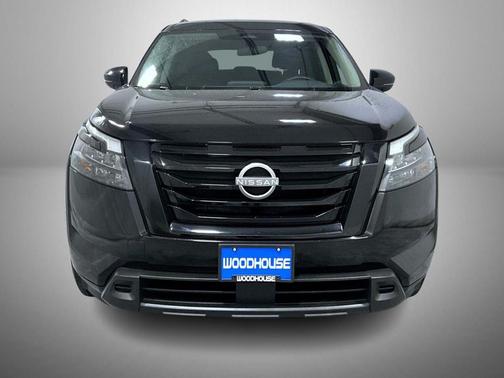 2024 Nissan Pathfinder SV 4WD