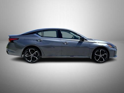 Gun Metallic 2026 Nissan Altima SR AWD
