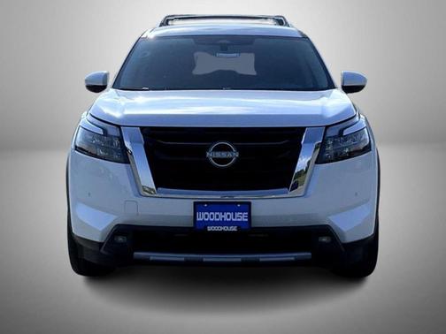2025 Nissan Pathfinder SL 4WD
