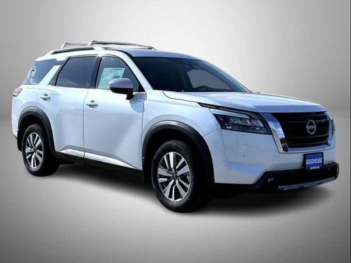2025 Nissan Pathfinder SL 4WD