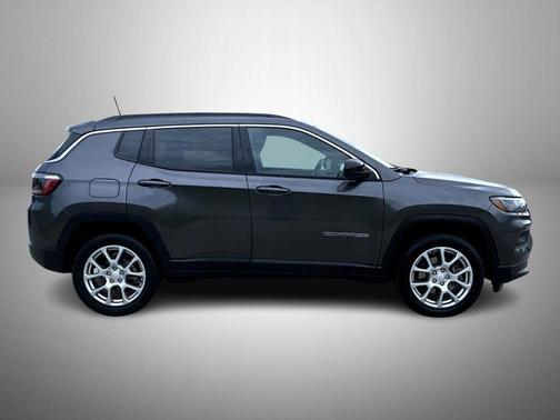 2023 Jeep Compass Latitude Lux