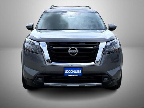 2025 Nissan Pathfinder SL 4WD