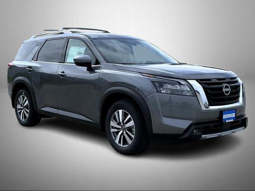 2025 Nissan Pathfinder SL 4WD