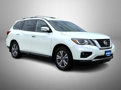 Pearl White 2018 Nissan Pathfinder SL