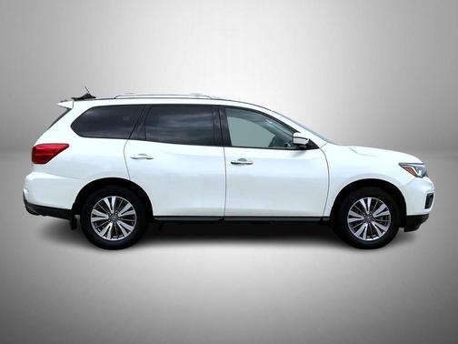 Pearl White 2018 Nissan Pathfinder SL