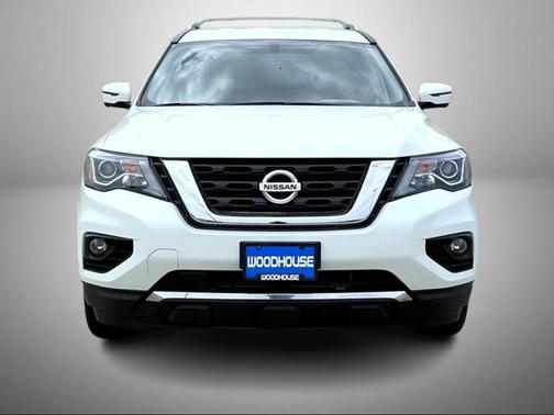 Pearl White 2018 Nissan Pathfinder SL