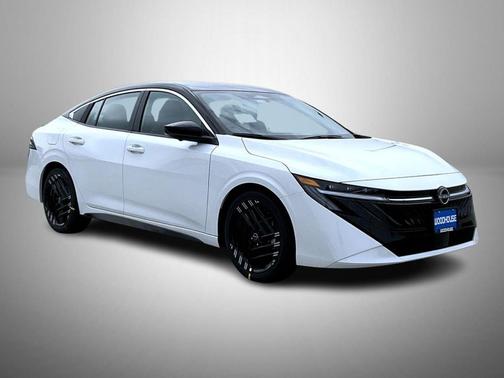 Aspen White/Super Black 2026 Nissan Sentra SR