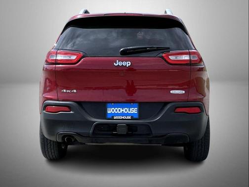 Deep Cherry Red Crystal Pearlcoat 2017 Jeep Cherokee Latitude