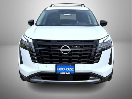 Everest White Pearl Tricoat 2026 Nissan Pathfinder Platinum