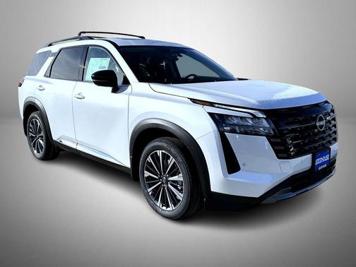 Everest White Pearl Tricoat 2026 Nissan Pathfinder Platinum