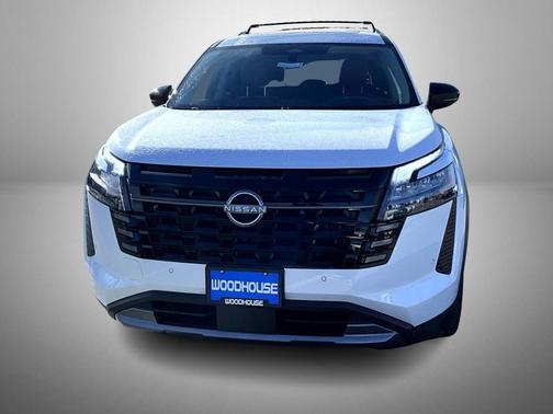 Everest White Pearl Tricoat 2026 Nissan Pathfinder Platinum