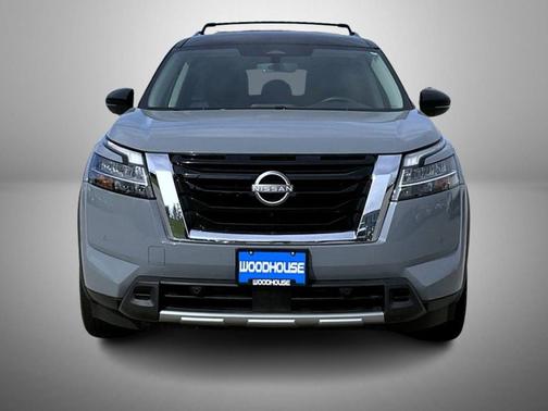 Super Black 2023 Nissan Pathfinder SL 4WD