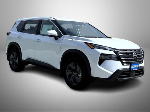 Everest White Pearl Tricoat 2026 Nissan Rogue SV