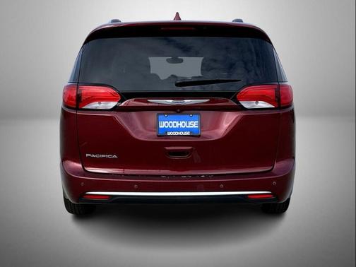 2018 Chrysler Pacifica Touring-L