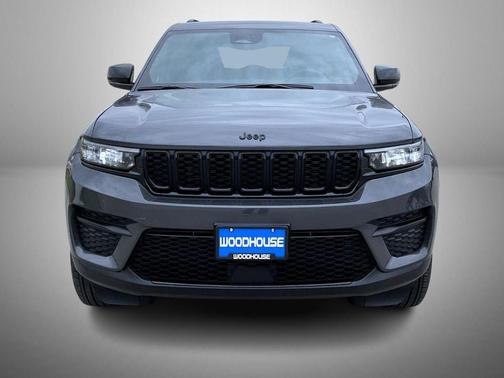 Baltic Gray Metallic Clearcoat 2024 Jeep Grand Cherokee Altitude