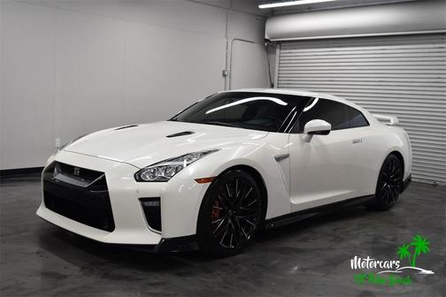 2020 Nissan GT-R Premium Dual-clutch 6-Speed Transmission