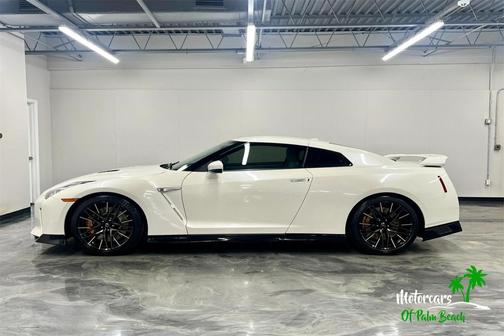 2020 Nissan GT-R Premium Dual-clutch 6-Speed Transmission