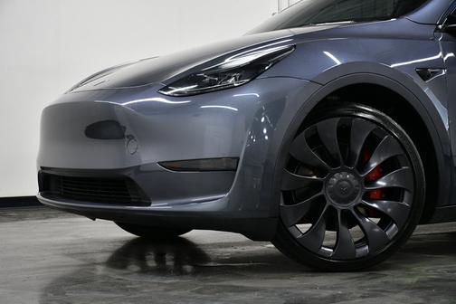 Midnight Silver Metallic 2023 Tesla Model Y Performance AWD