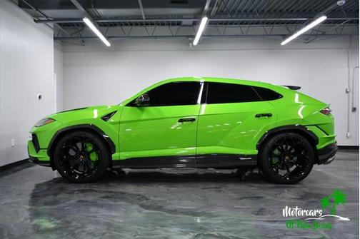 2023 Lamborghini Urus Performante