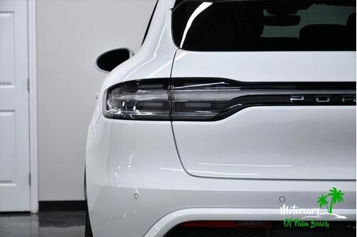 2025 Porsche Macan Base