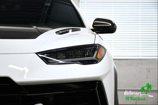 2023 Lamborghini Urus Performante