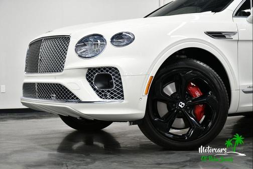 Glacier White 2023 Bentley Bentayga Azure