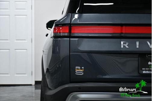 2023 Rivian R1S Adventure