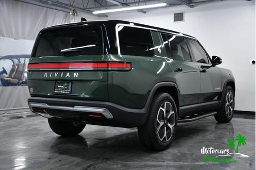 2023 Rivian R1S Adventure