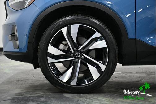 Fjord Blue Metallic 2025 Volvo XC40 B5 Ultra Dark Theme