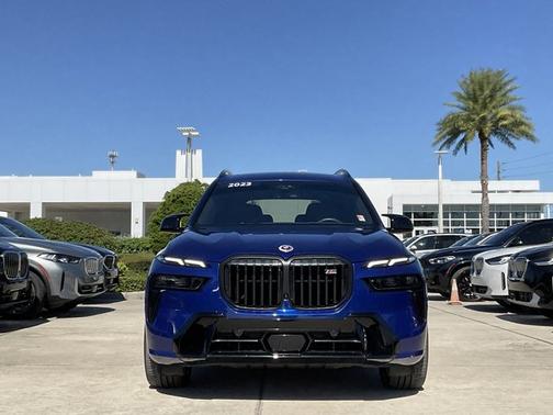 2023 BMW X7