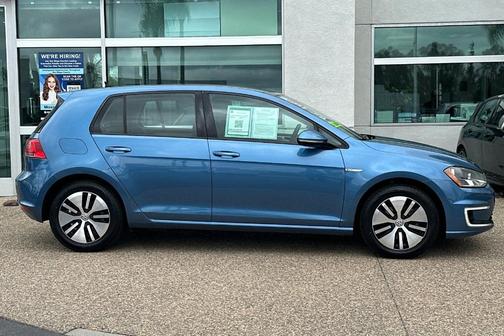 2016 Volkswagen e-Golf SE