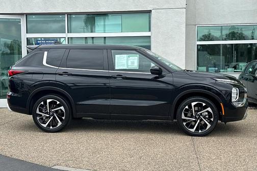 2022 Mitsubishi Outlander SE