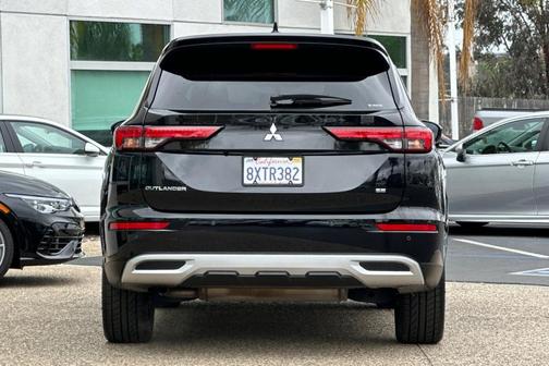 2022 Mitsubishi Outlander SE