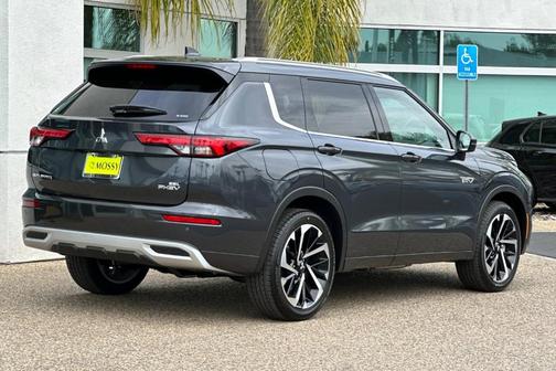 2025 Mitsubishi Outlander PHEV SEL